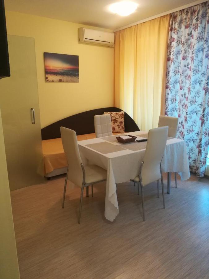 Apartments Victoria Кранево Екстериор снимка